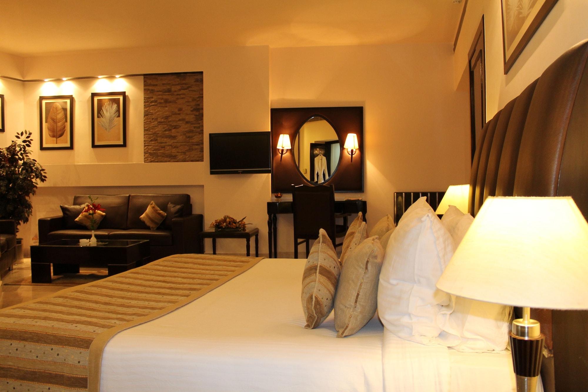 Hotel Shanti Palace Mahipalpur New Delhi Exteriör bild