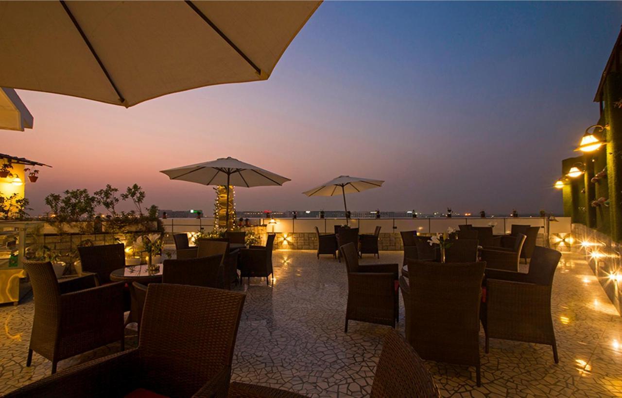 Hotel Shanti Palace Mahipalpur New Delhi Exteriör bild