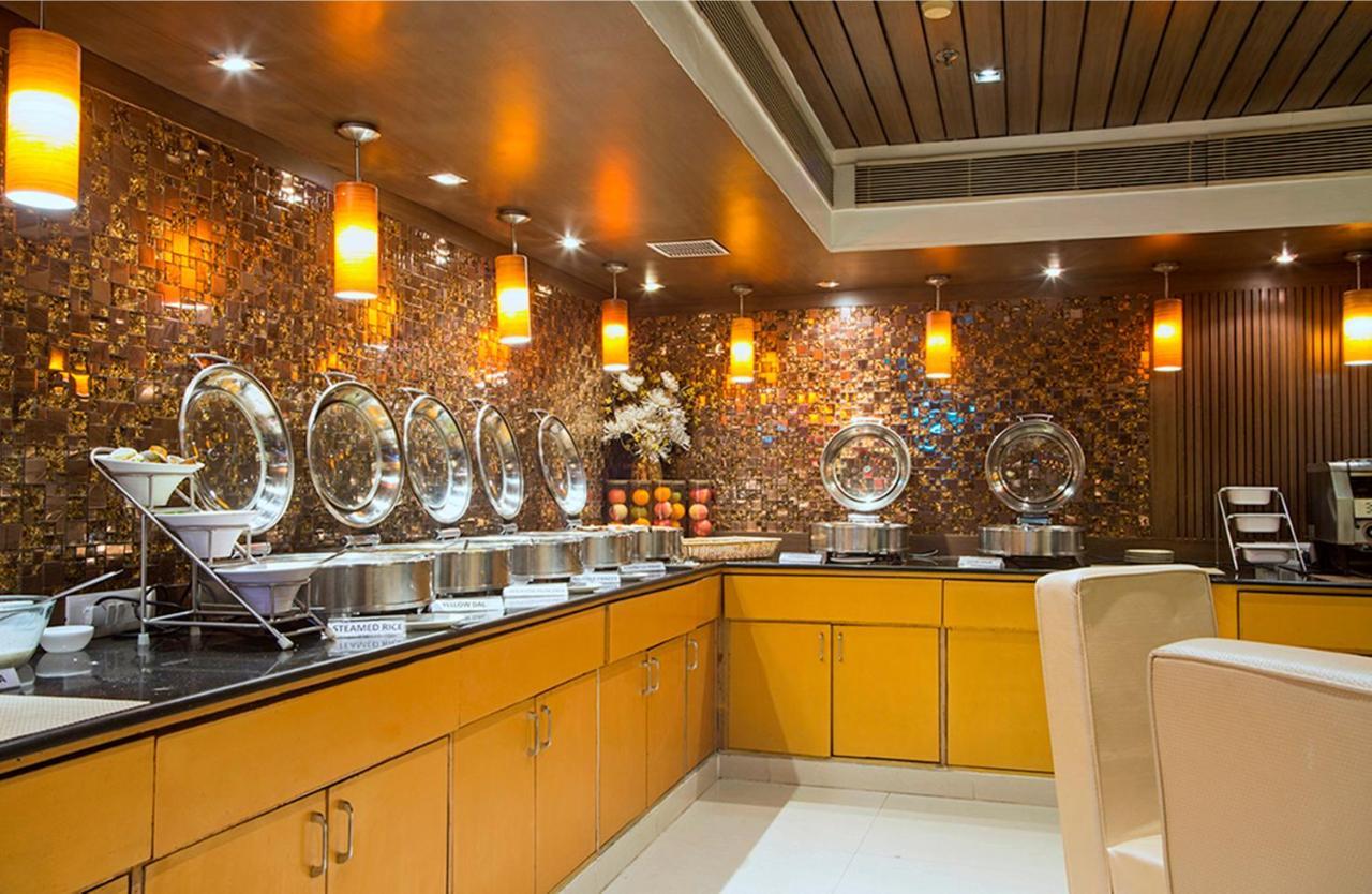 Hotel Shanti Palace Mahipalpur New Delhi Exteriör bild